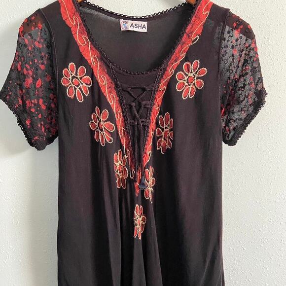 Black and red floral print - Picture 3 of 5